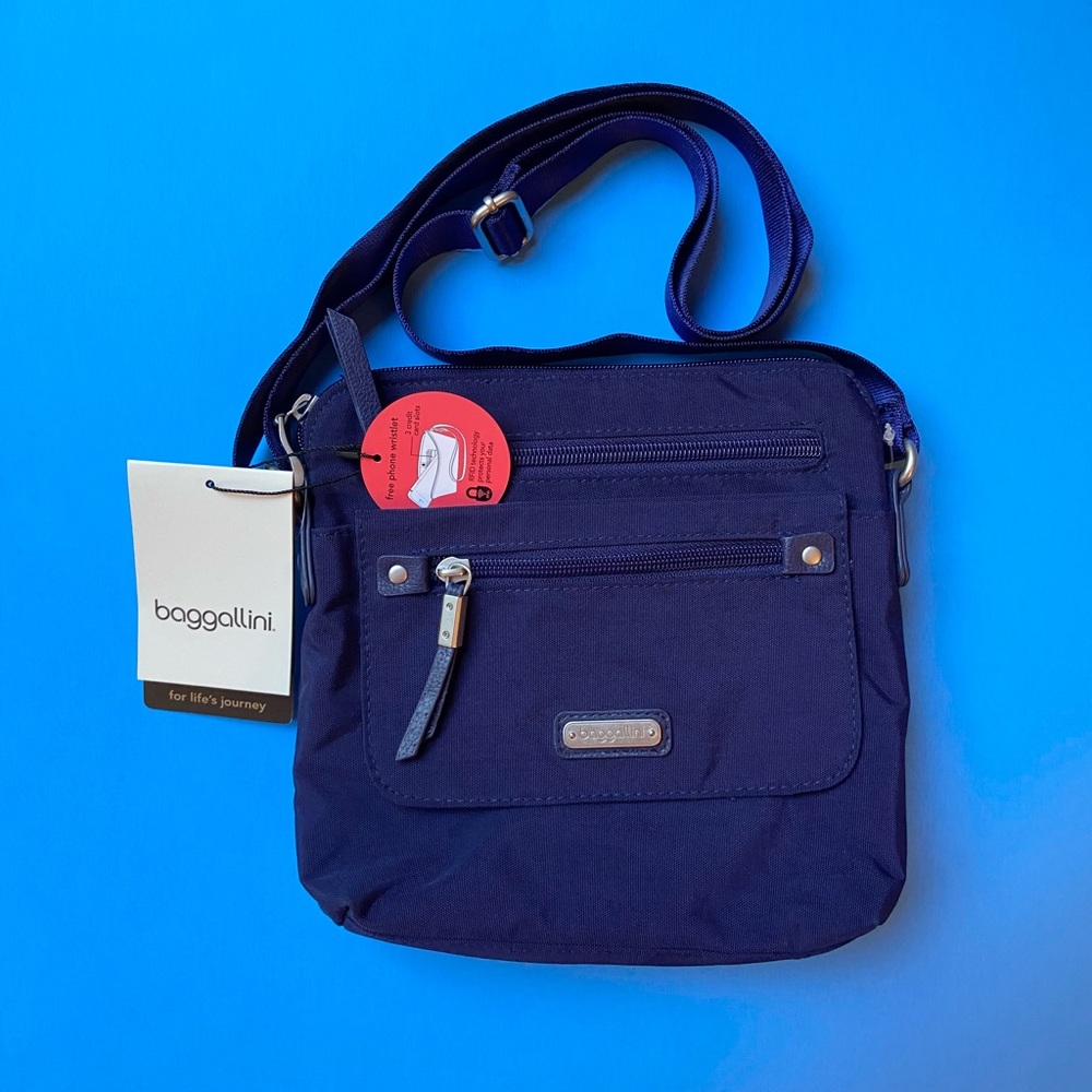 NWT Baggallini Escape Crossbody With RFID Wristlet
